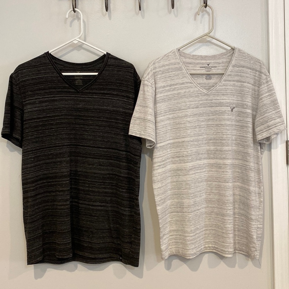Lot of 2 American Eagle V neck shirts size Large